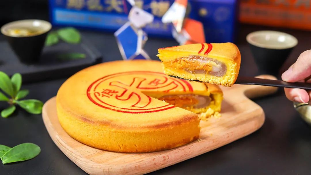 一口尝到8 层馅料的大月饼,曾拿下美食界奥斯卡奖