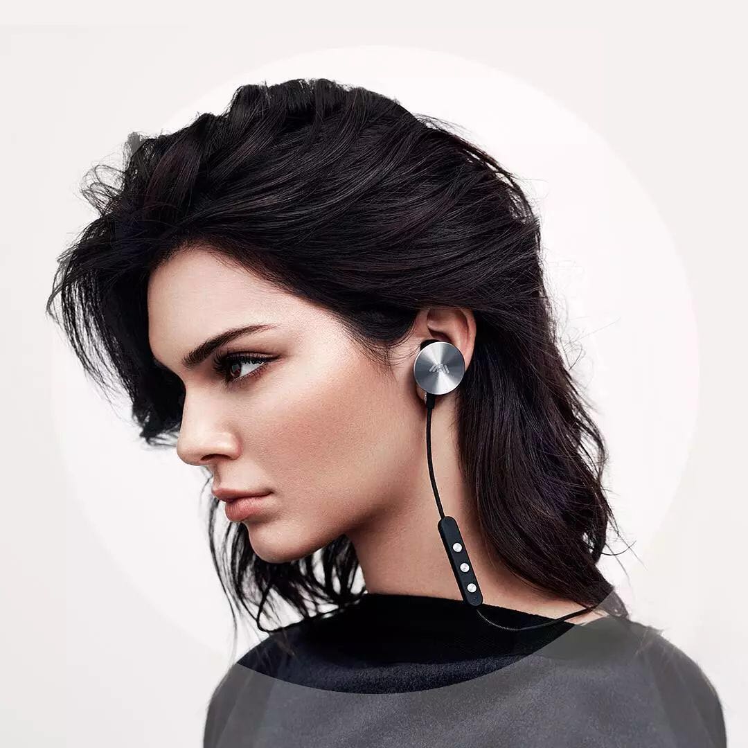 黑眼豆豆出品的蓝牙耳机,时髦的明星们都在用