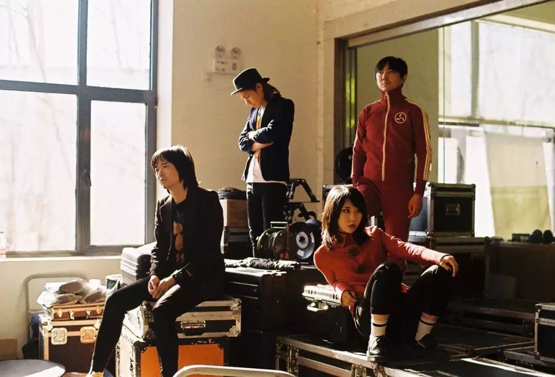 彭磊不光玩乐队,他是艺术家