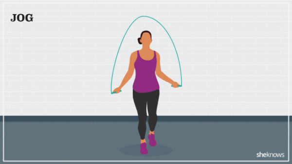 跳绳是一项燃脂效率超高的有氧运动,跳绳10分钟,每分钟跳140次,运动